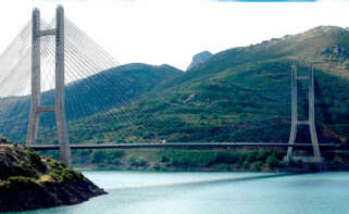 Puente de la autopista AP-66 que une Campomanes (Lena) con León