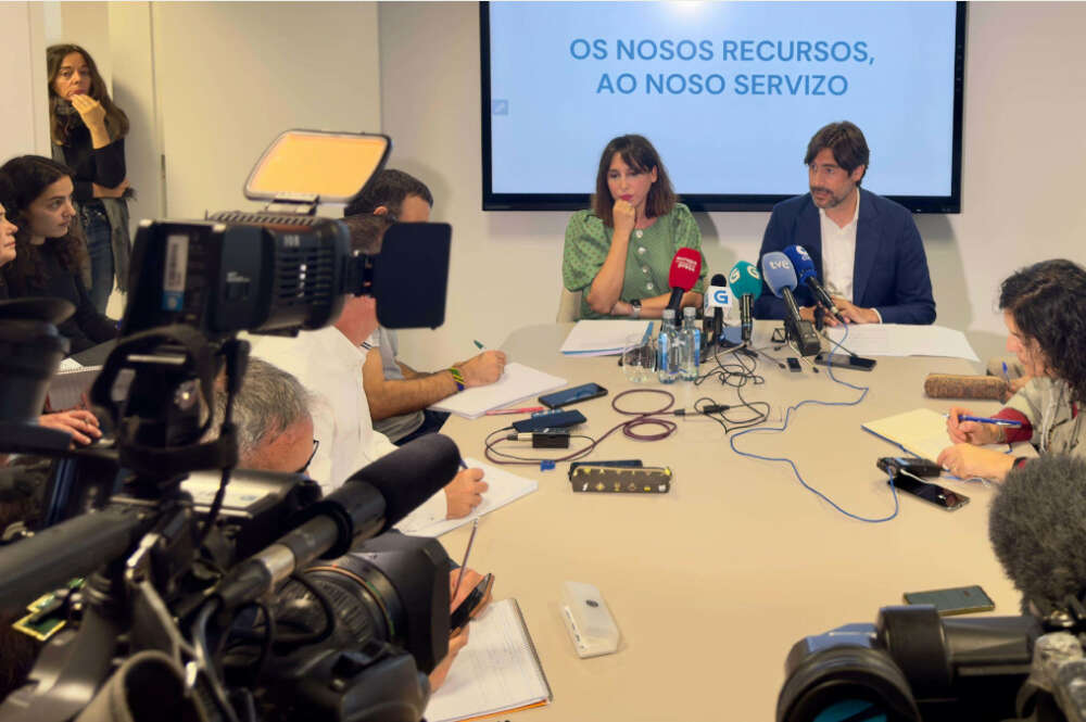 María Jesús Lorenzana, conselleira de Economía, y Emilio Bruquetas, consejero delegado de Recursos de Galicia, presentaron las líneas maestras de la nueva comercializadora de energía / Xunta