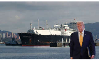 Buque Castillo de Malpica, de la naviera Elcano, en un transporte de GNL y el presidente de Estados Unidos, Donald Trump