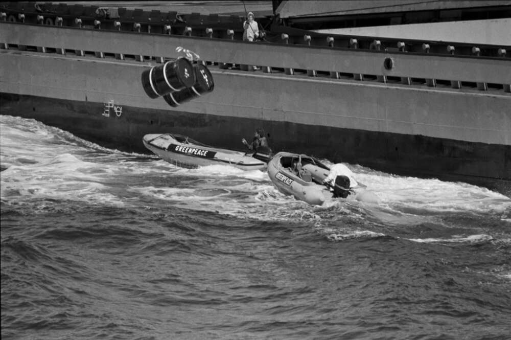 Acción de Greenpeace contra residuos nucleares en 1982
