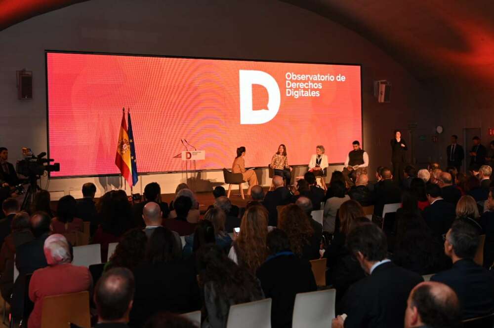 el Gobierno de España ha presentado el Observatorio de Derechos Digitales para asegurar que los derechos de la ciudadanía estén protegidos también en el entorno digital.