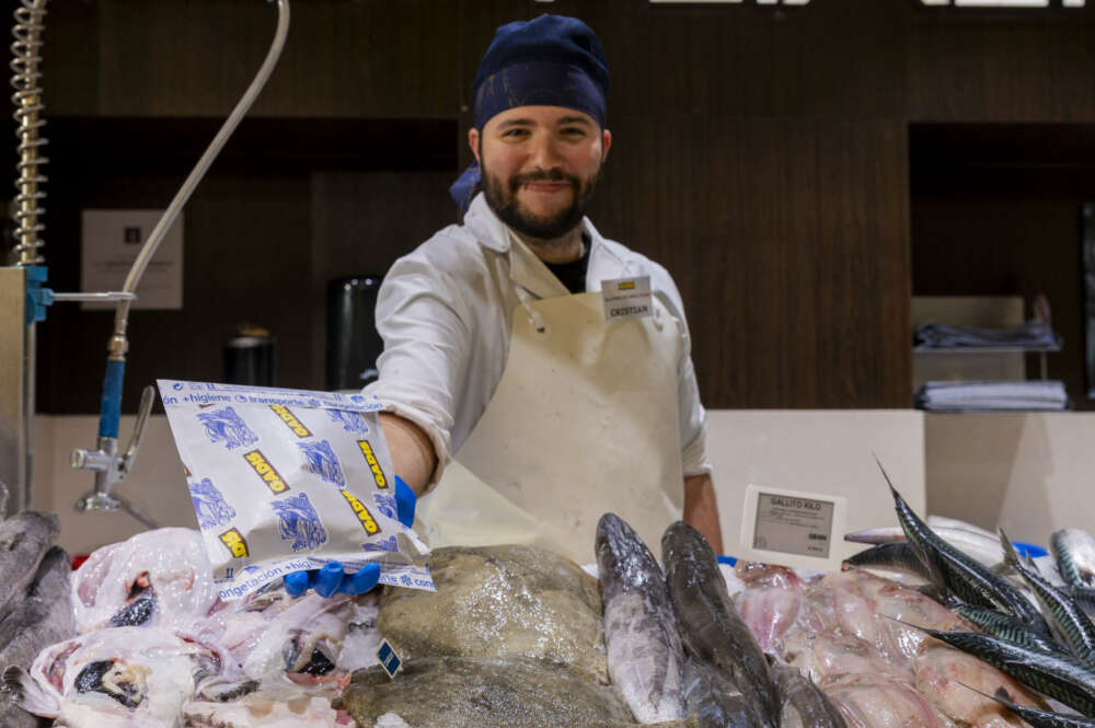 Imagen de archivo de un trabajador de las pescaderías de Gadisa / Gadisa Retail