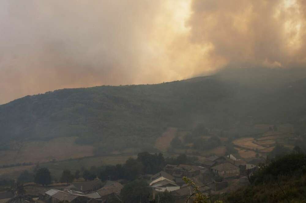 Los incendios del verano en Galicia arrasan más de 4.000 hectáreas, más que en todo 2024