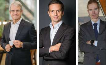 De izquierda a derecha, Laurent Freixe (Nestlé), David Saliot (Lactalis) y José Armando Tellado (Capsa)