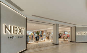 Imagen de la tienda de Next PLC en el centro comercial de Lakeside / Next