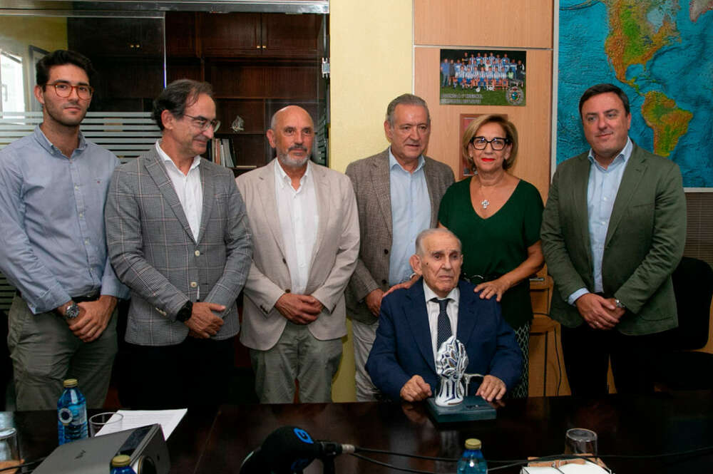 Entrega del premio PEL a SEverino Escurís