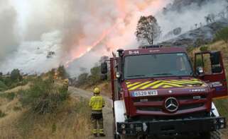 Medios de'INFOAR' en las labores de extinción del incendio forestal de Barniedo de la Reina (León) - INFOAR