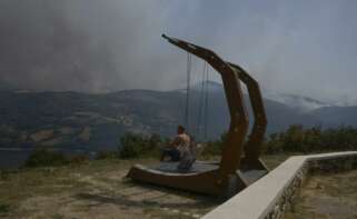 Mirador de Chandrexa de Queixa con columpio y vistas hacia el Macizo Central gallego, a 11 de agosto de 2025, en Chandrexa de Queixa, Ourense, Galicia (España). - Rosa Veiga - Europa Press