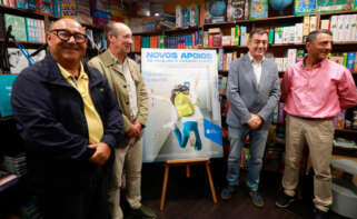 Visita del conselleiro de Educación, Román Rodríguez, ala librería Clip de Pontevedra