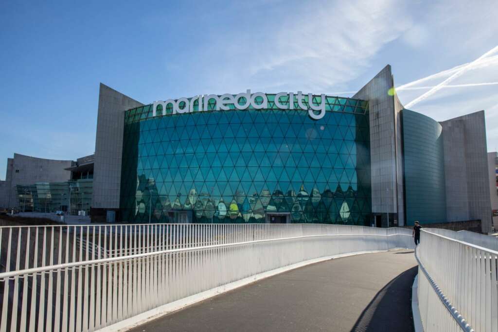 Vista exterior de las instalaciones de Marineda City