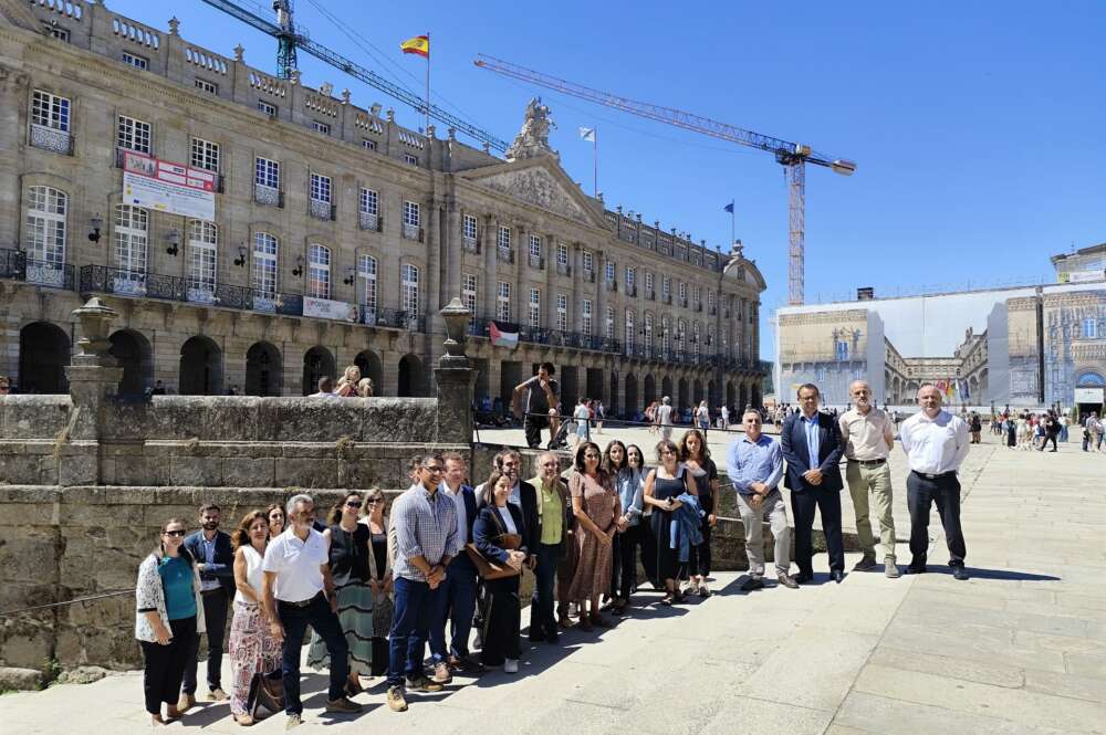 Reunión de la Unión Hotelera de Compostela (UHC), celebrada en la semana de la votación de la tasa turística, en julio de 2025./ UHC