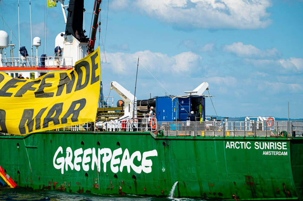El barco de Greenpeace, Artic Sunrise