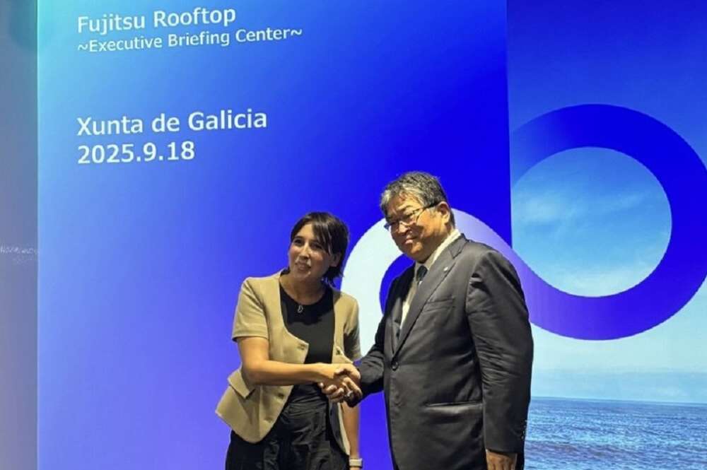La conselleira de Economía e Industria, María Jesús Lorenzana, se reúne con representantes de Fujitsu en Japón