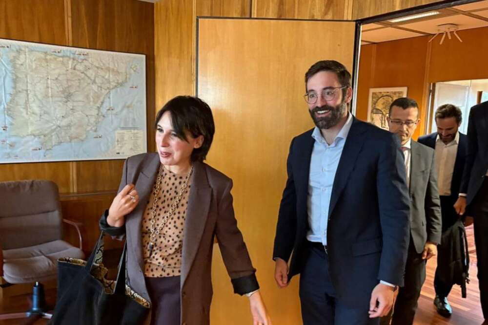 La conselleira de Economía e Industria, María Jesús Lorenzana, se reúne con el secretario de Estado de Energía, Joan Groizard, y con responsables de Red Eléctrica