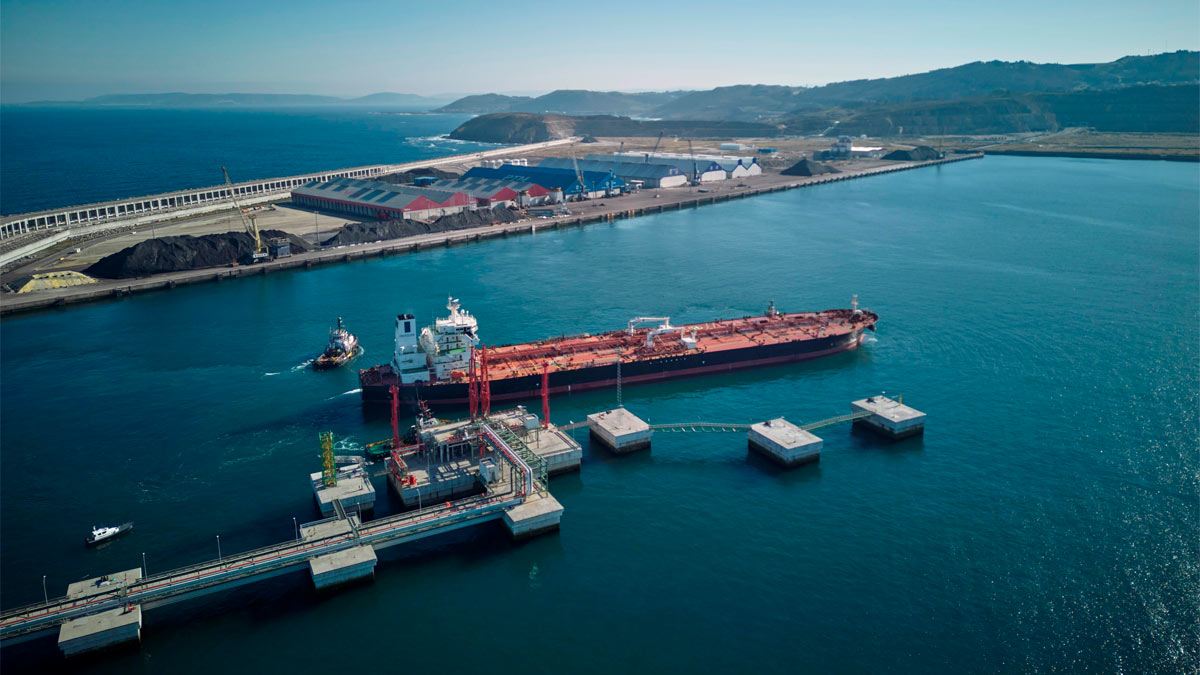 Instalaciones de Repsol en el Puerto Exterior de A Coruña