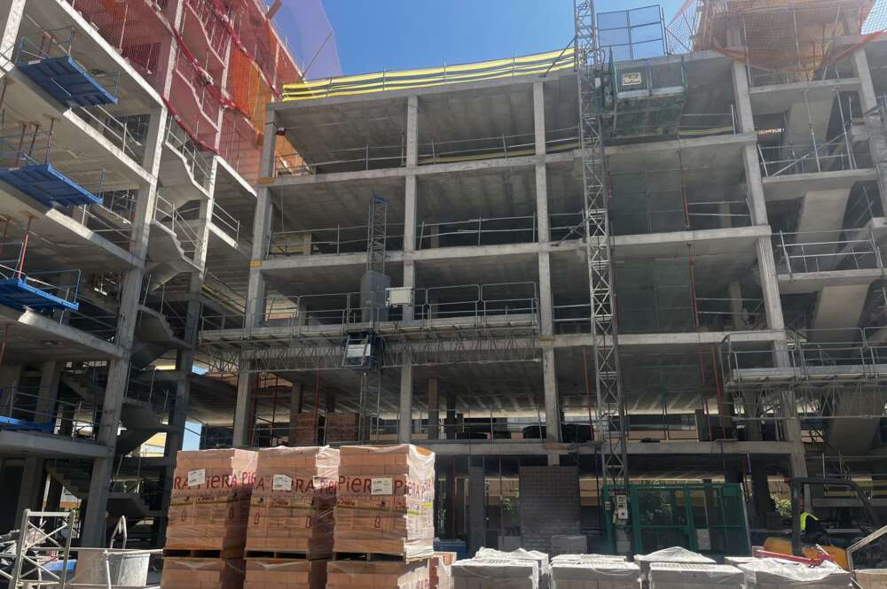 Imagen de archivo de un bloque de viviendas en construcción / Europa Press