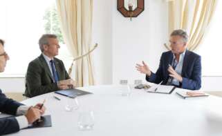 El presidente da Xunta, Alfonso Rueda, se reúne con el embajador del Reino Unido en España, Alex Ellis / Xunta