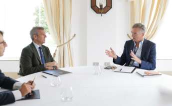 El presidente da Xunta, Alfonso Rueda, se reúne con el embajador del Reino Unido en España, Alex Ellis / Xunta