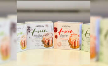 Latas de productos de la gama Fushion de conservas Friscos sobre una mesa