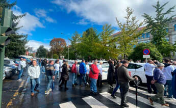 Protesta de taxistas que rodean la Xunta en Santiago