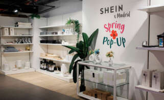Artículos expuestos durante la inauguración de la tienda efímera de Shein, en el ABC Serrano, a 26 de abril de 2024, en Madrid (España).