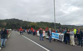 Manifestación en el embalse de Portodemouros contra la mina de Touro-O Pino y el proyecto de Altri