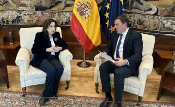 Imagen de una reunión entre Margarita Robles, ministra de Defensa, y Valentín González Formoso, presidente de la Diputación de A Coruña / Diputación de A Coruña