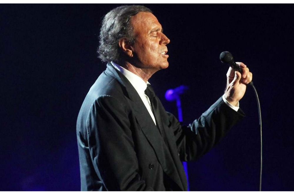 Julio Iglesias durante un concierto / Europa Press