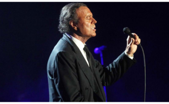 Julio Iglesias durante un concierto / Europa Press