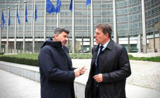 El eurodiputado del PSdeG, Nicolás González Casares, y el líder de los socialistas gallegos, José Ramón Gómez Besteiro, en Bruselas