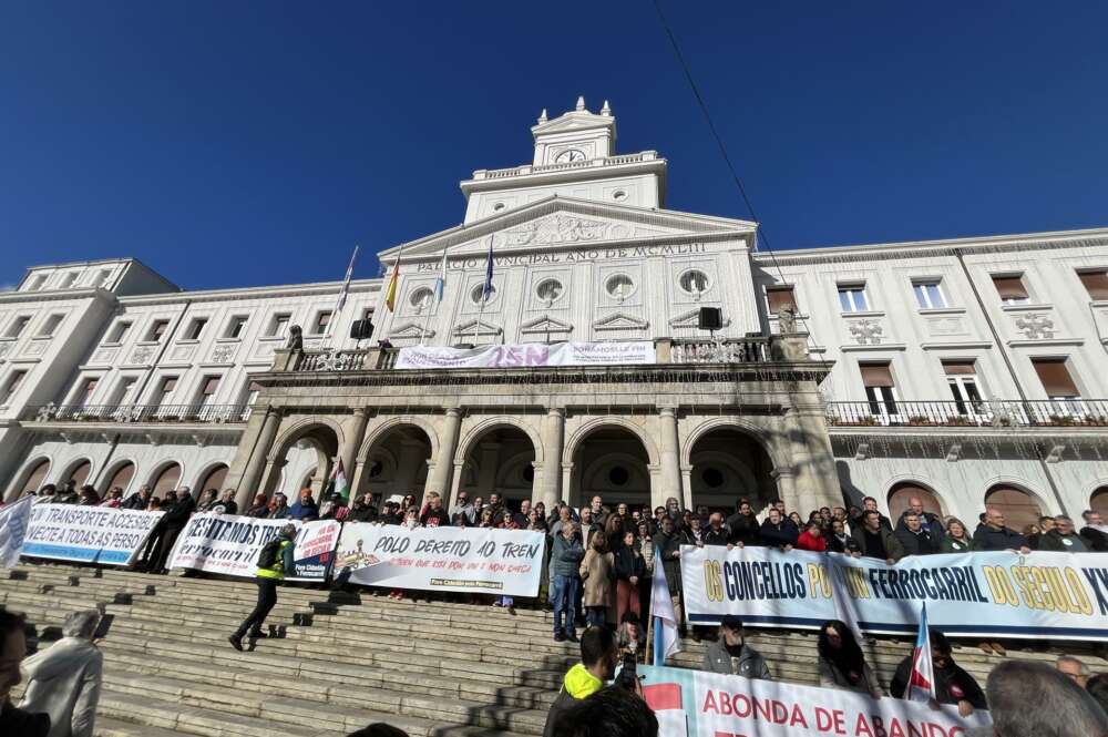 Manifestación por la mejora de los servicios ferroviarios de Ferrol y su comarca, a 30 de noviembre de 2025. - AYUNTAMIENTO DE FERROL