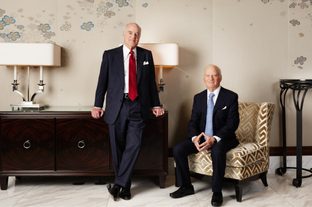 Henry Kravis junto a su primo y cofundador de KKR, George Roberts / KKR
