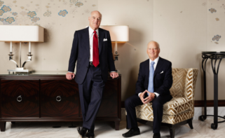 Henry Kravis junto a su primo y cofundador de KKR, George Roberts / KKR