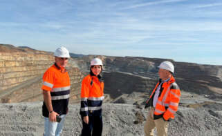 María Jesús Lorenzana, conselleira de Economía e Industria, en su visita a la mina de Riotinto en Huelva.