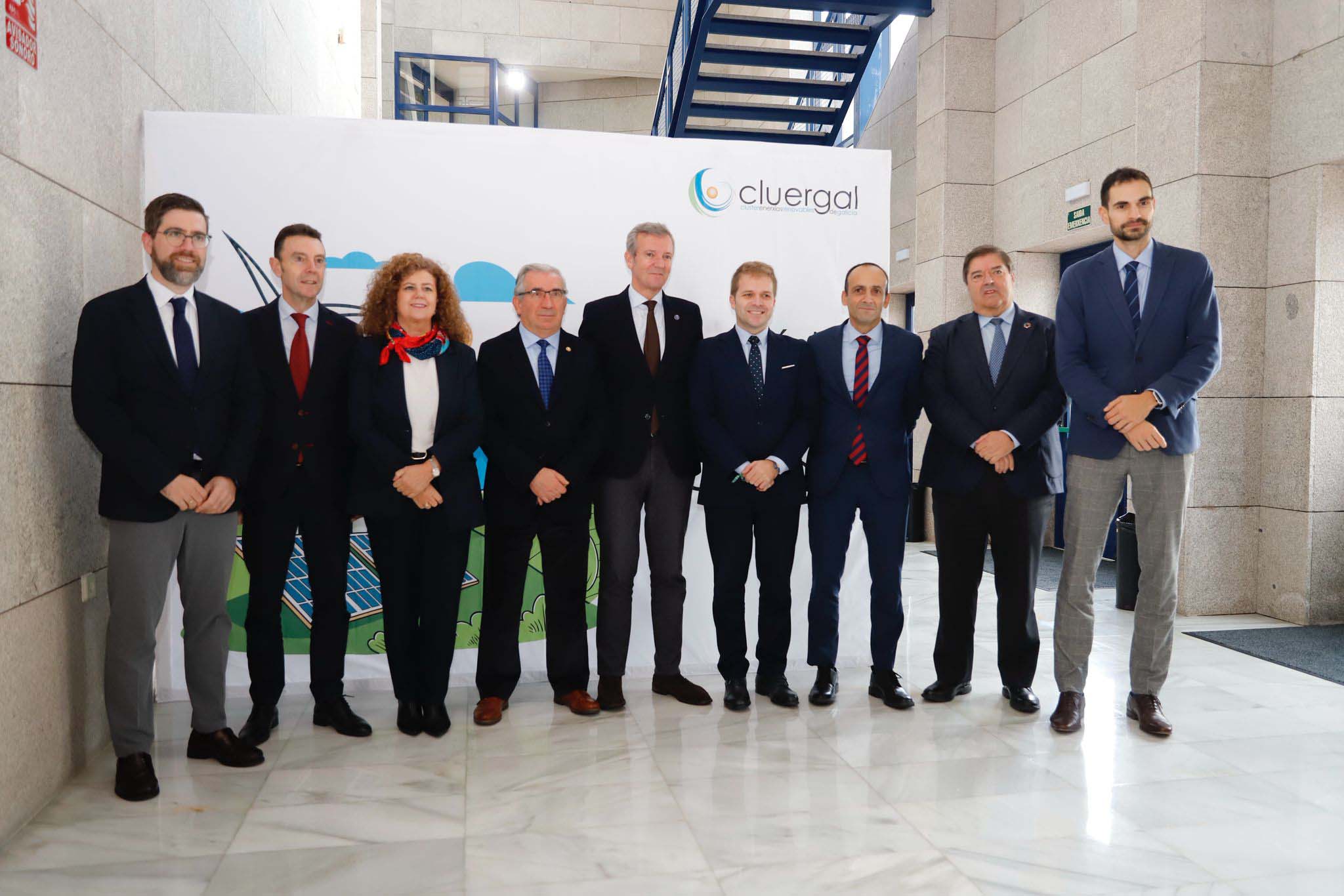 Foto de grupo de los participantes en el 15 aniversario de Cluergal / Cluergal