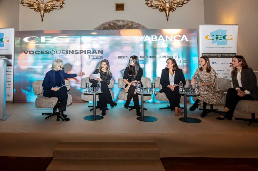 Covadonga Toca, directora del Igape, junto a Sara Rodríguez (Hermasa), Olalla Cuiña (Inasus-Metaldeza-Eliper), Mercedes Toscano (Minimelis), Carmen Costas (Ejecutivas de Galicia) e Isabel Álvarez (DPI Estrategia)