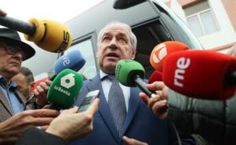 El secretario xeral del PSOE de Lugo y presidente de la Diputación, José Tomé, atiende a los medios en Monforte tras trascender denuncias por supuestos casos de acoso contra él / Europa Press