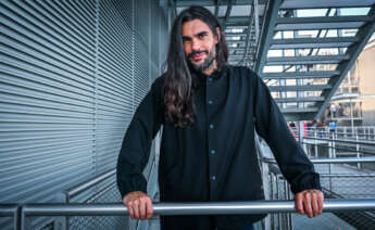 El director Óliver Laxe posa durante el Festival de Cine de Santander (FCS)