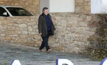 El dueño de Sargadelos, Segismundo García, a su salida de la fábrica, a 28 de noviembre de 2025, en Cervo, Lugo, Galicia (España). El dueño de Sargadelos, Segismundo García, ha vuelto a ordenar que pare la producción en la histórica planta de cerámica de - Carlos Castro - Europa Press