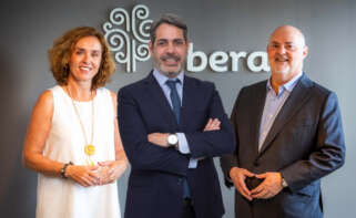 Montaje fotográfico en el que puede verse a Elisa Tarazona, ex consejera delegada de Ribera Salud; Pablo Gallart, el actual CEO; y Alberto de Rosa, expresidente del grupo