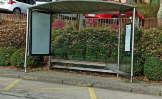 Imagen de archivo de una parada de autobús vacía en la provincia de A Coruña / Europa Press