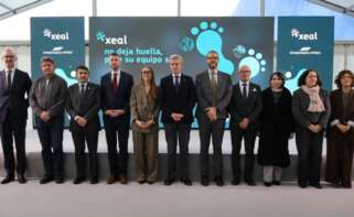 Imagen del acto simbólico de puesta de la primera piedra de la nueva fábrica de carbón vegetal de Xeal en Dumbría / Xeal