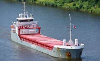 El buque Eikborg, de bandera holandesa, quedó a la deriva cuando salía del puerto de Figueira da Foz, al romperse su timón. Foto: VesselFinder