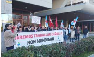 Protesta ante las oficinas de Losán en A Coruña por los retrasos en el pago de las nóminas / CIG