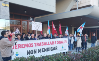 Protesta ante las oficinas de Losán en A Coruña por los retrasos en el pago de las nóminas / CIG