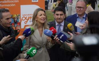 La vicepresidenta segunda del Gobierno y ministra de Trabajo y Economía Social, Yolanda Díaz, atiende a los medios de comunicaciónantes de clausurar el proyecto itinerante 'Formación en Ruta' / Europa Press