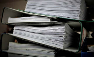 carpetas de documentos apiladas