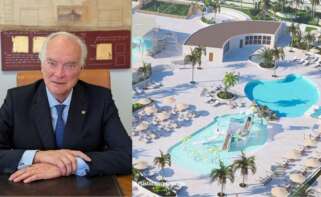 Ángel Jove González, nuevo presidente de Anjoca, al lado de una recreación del hotel Elba Corralejo, que inaugurará en diciembre de 2026