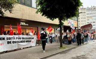 Protesta en Santiago de trabajadoras del sector textil.