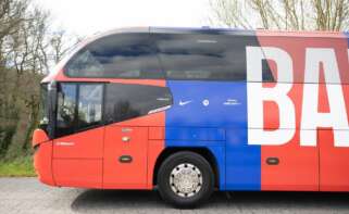 Imagen de uno de los autobuses del FC Barcelona que opera Monbus / Monbus